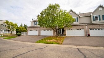 Building Photo - 15250 Florist Cir