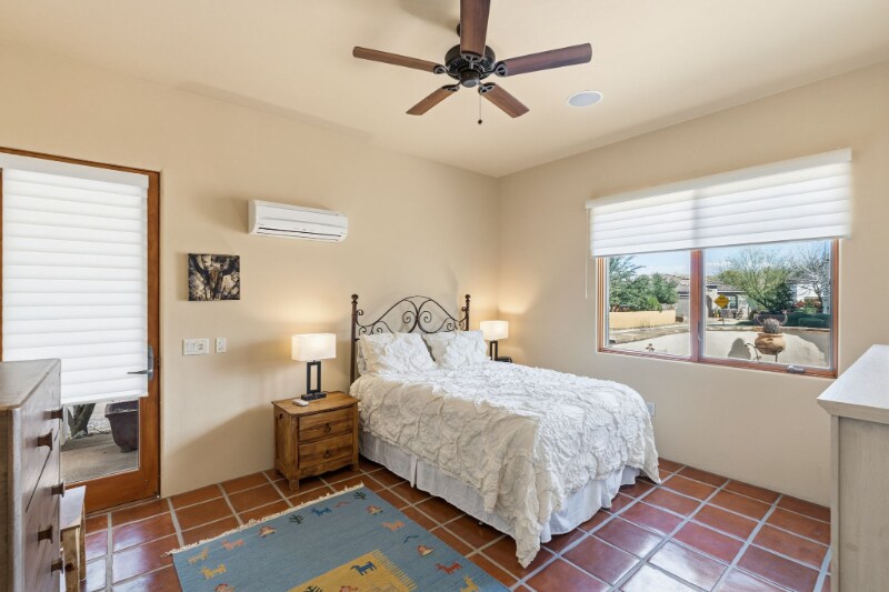 Building Photo - 206 Circulo Veranera