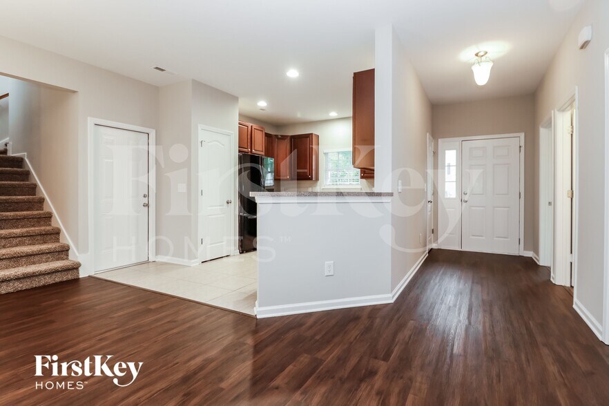 Building Photo - 646 Savannah River Dr