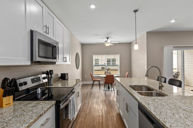 Building Photo - 5840 Fox Grape Ave
