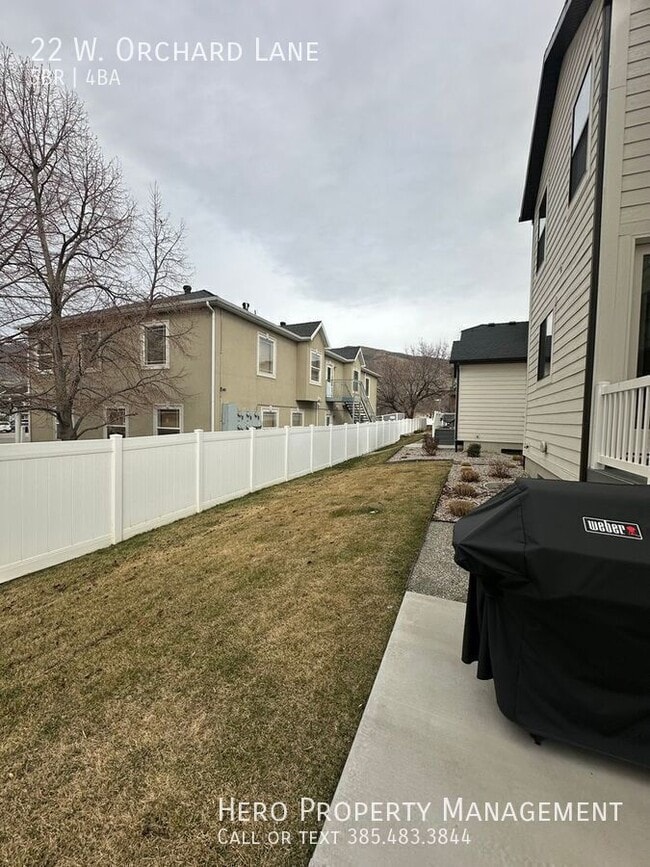 Building Photo - 22 W Orch Ln