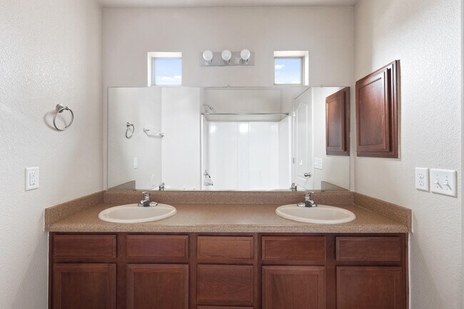 Building Photo - 608 Cactus Creek Pl