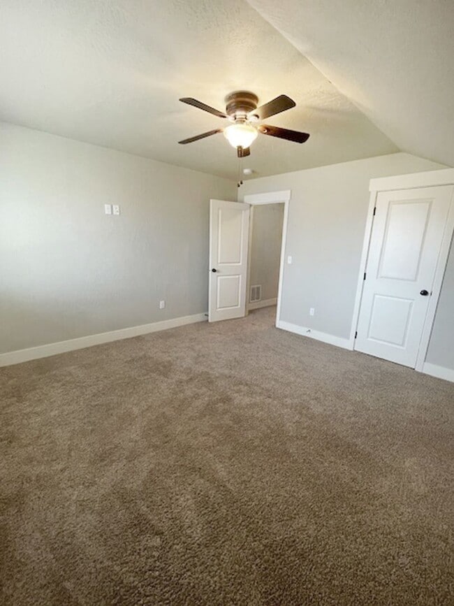 Building Photo - 103 Terra Vista St