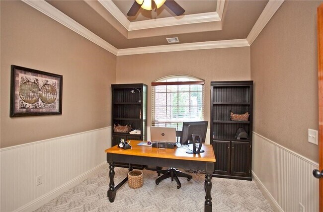 Building Photo - 1051 Hunters Pointe