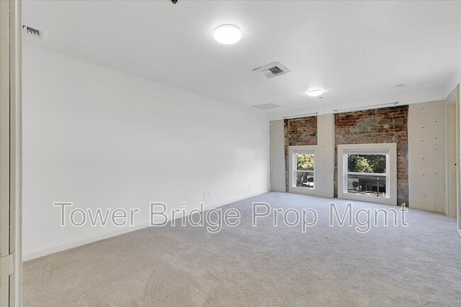 Building Photo - 122 I St