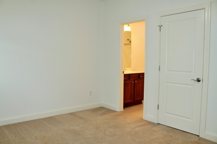Building Photo - 33 Elk Ridge Ln
