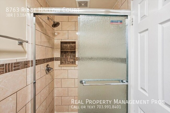 Building Photo - 8763 Ridge Hollow Ct