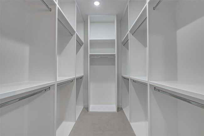 Building Photo - 5105 Pine Reach Dr
