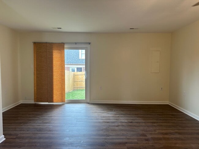 Building Photo - 215 Kimberly Way