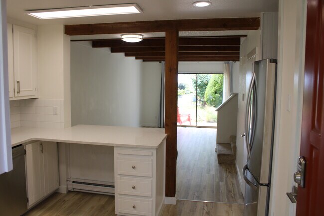 Building Photo - 7650 Birch Bay Dr