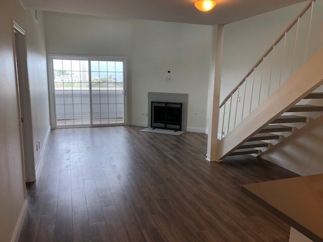 Primary Photo - 189 Mangano Cir