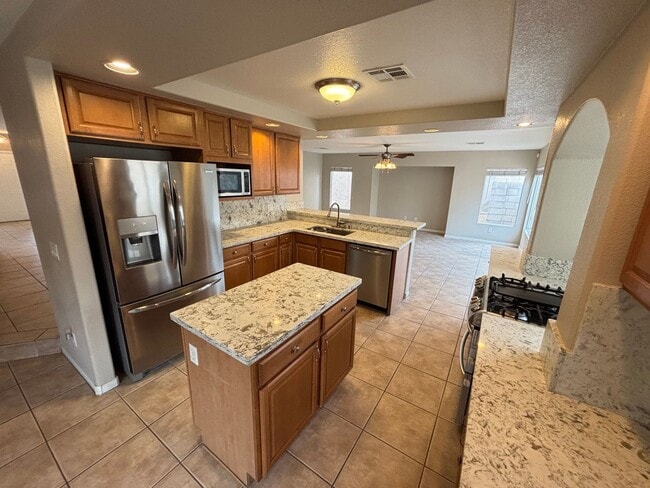 Building Photo - Beautiful two-story home with 4Bed /2.5Bath w Loft located in Henderson Nevada! Make the Move for...