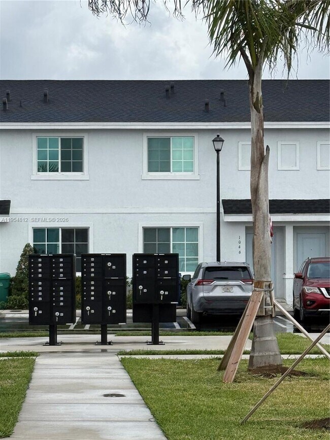 Building Photo - 585 NW 11th St