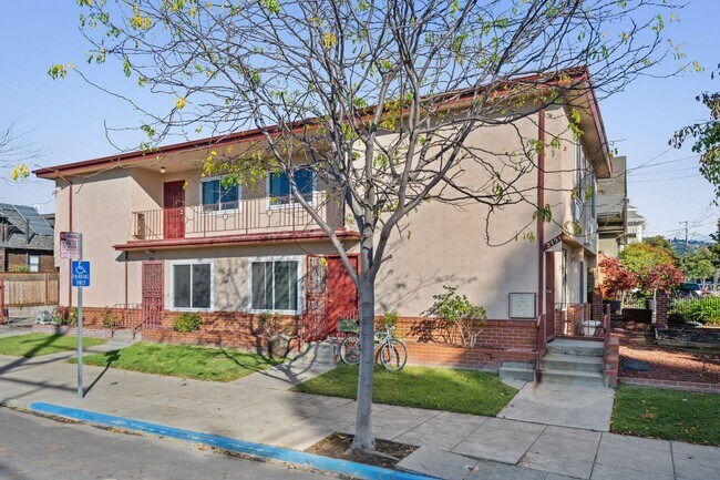 Building Photo - 2727 McGee Ave