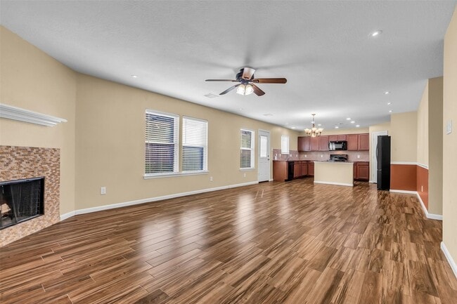 Building Photo - 1608 Pointe Leone