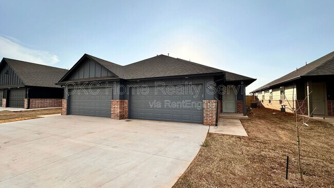 Building Photo - 11419 N University Ave