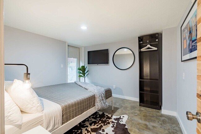 Building Photo - 1616 NW Northrup St