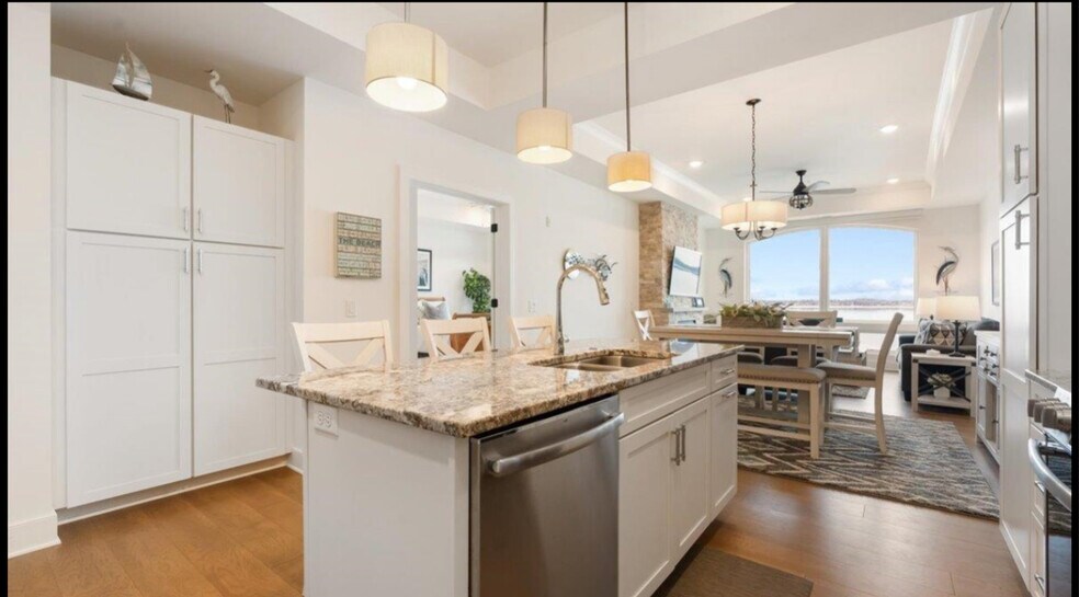 Building Photo - 5600 Lake Edge Rd