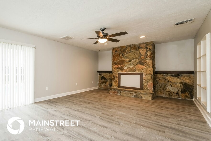 Building Photo - 5603 Lake Fox Cir