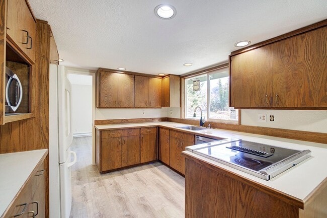 Building Photo - 3bd/2ba North Bend House
