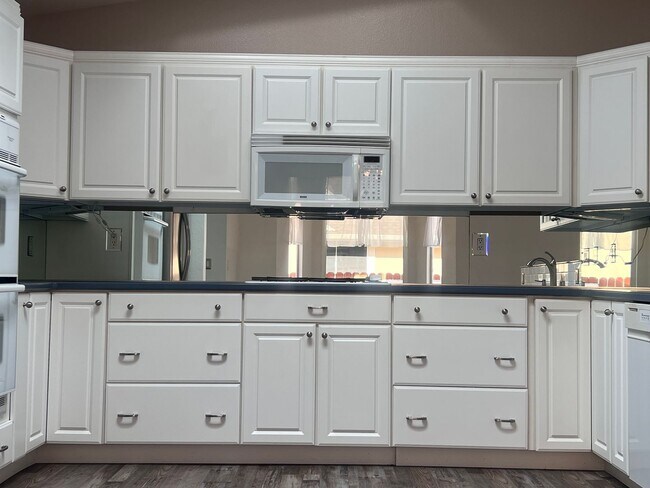 Building Photo - 4/3/2 Beautiful Home in Minden