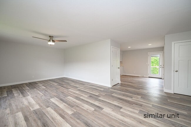 Building Photo - GEORGETOWN Duplex - SW Columbia – 3 Bed, 3...