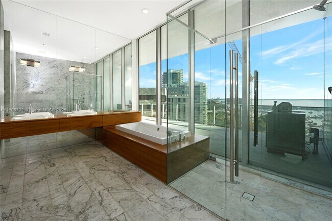 Building Photo - 2669 S Bayshore Dr