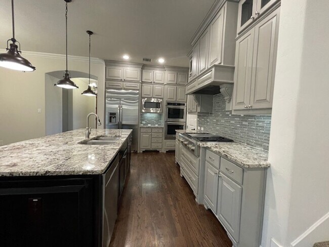 Building Photo - 1605 Le Mans Ln