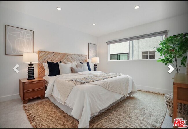 Building Photo - 960 Larrabee St