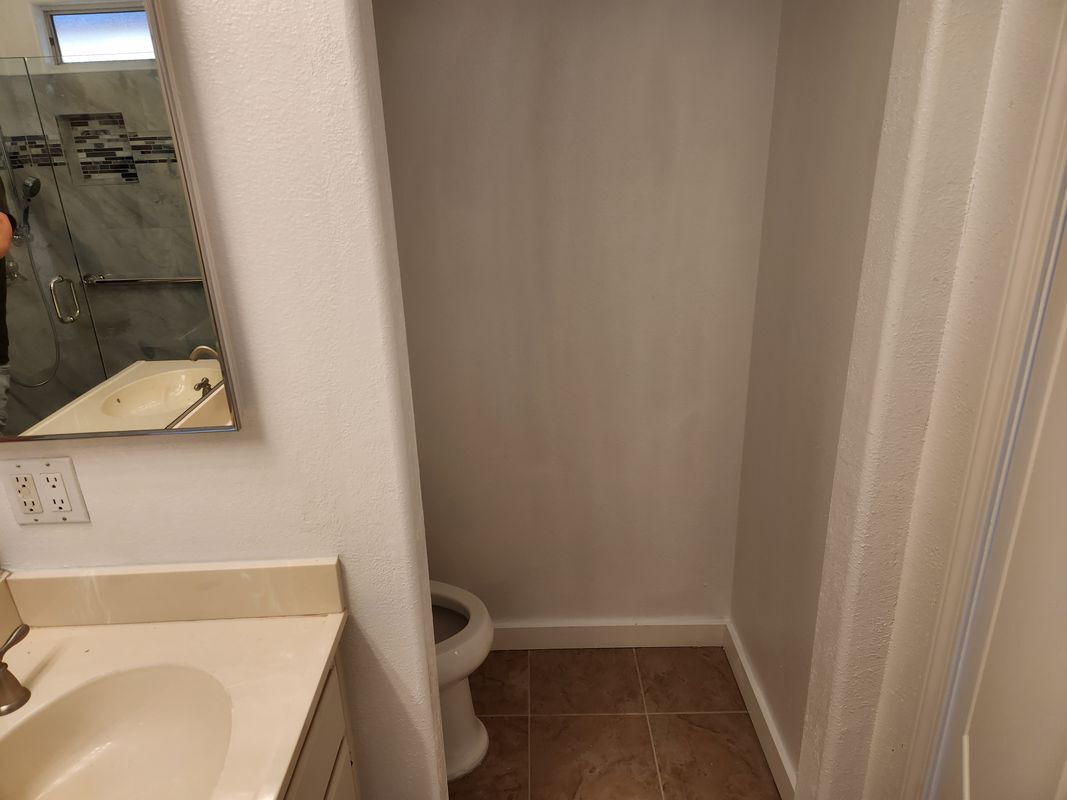 Building Photo - 2125 Tehachapi Dr