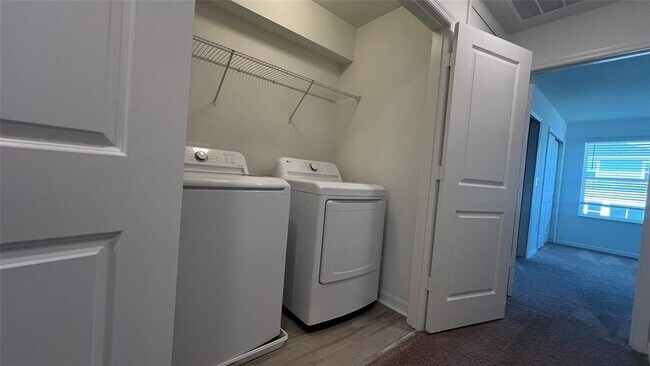 Building Photo - 692 Stoney Pointe Cir