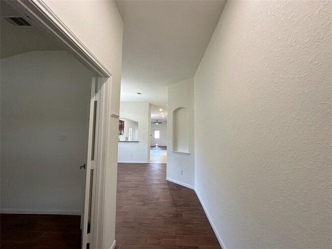 Building Photo - 23702 N Newport Bend
