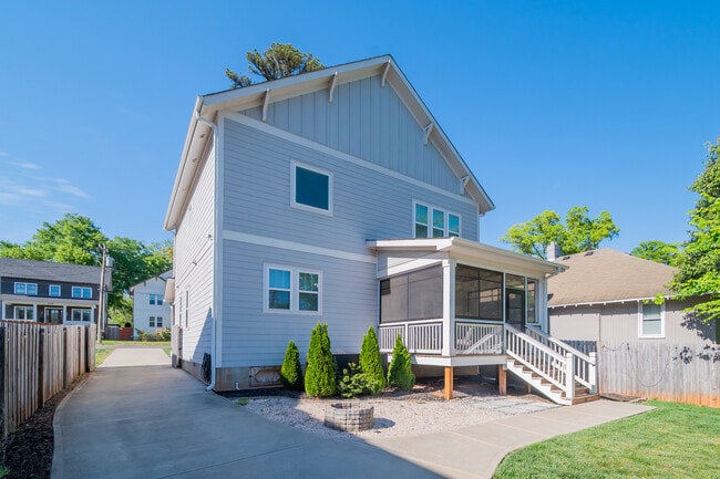 Building Photo - 1005 State St