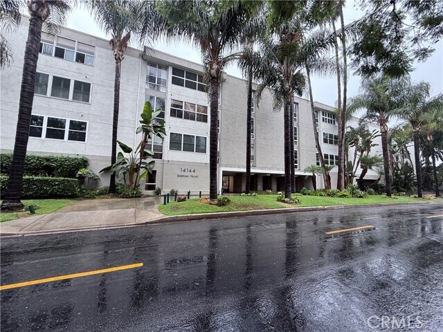 Building Photo - 14144 Dickens St
