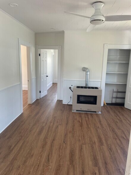 Primary Photo - 136 Campbell St