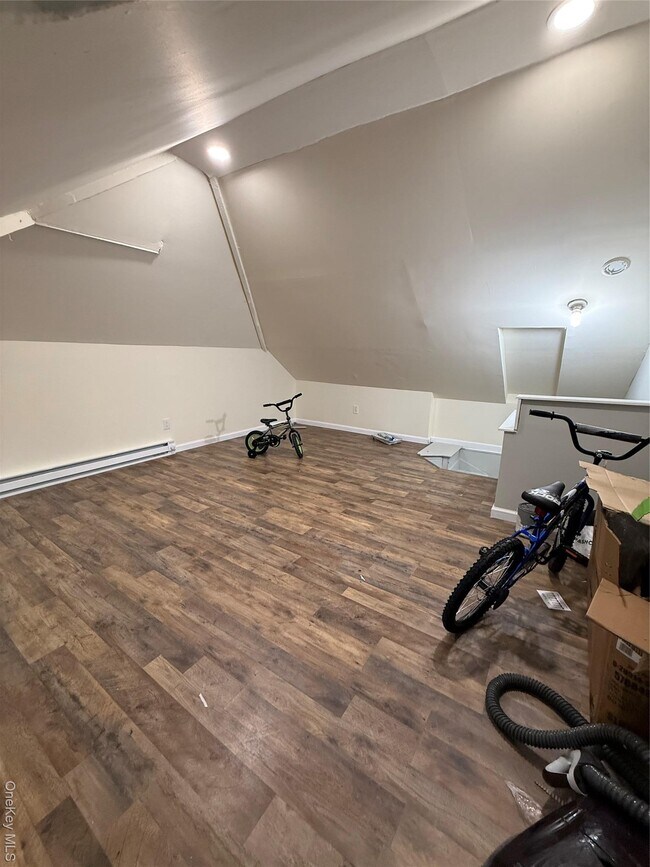 Building Photo - 128 Poningo St