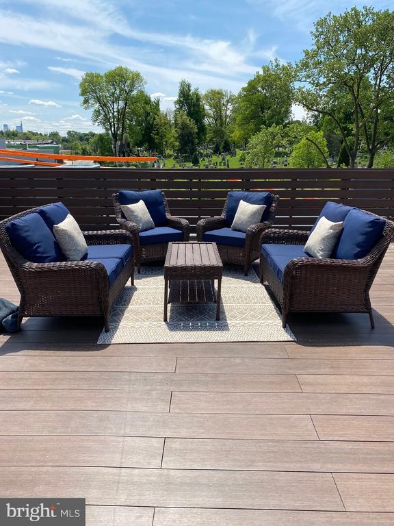 Building Photo - 4001 Ridge Ave