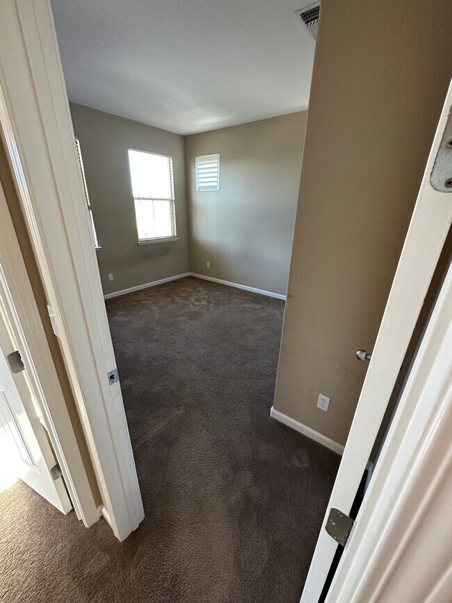 Building Photo - 1709 Carswell Ln