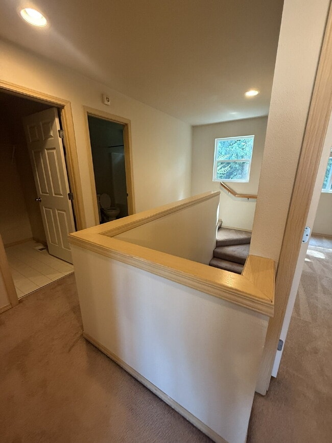 Building Photo - 2 Bedroom 3 bath Townhome Available for Im...