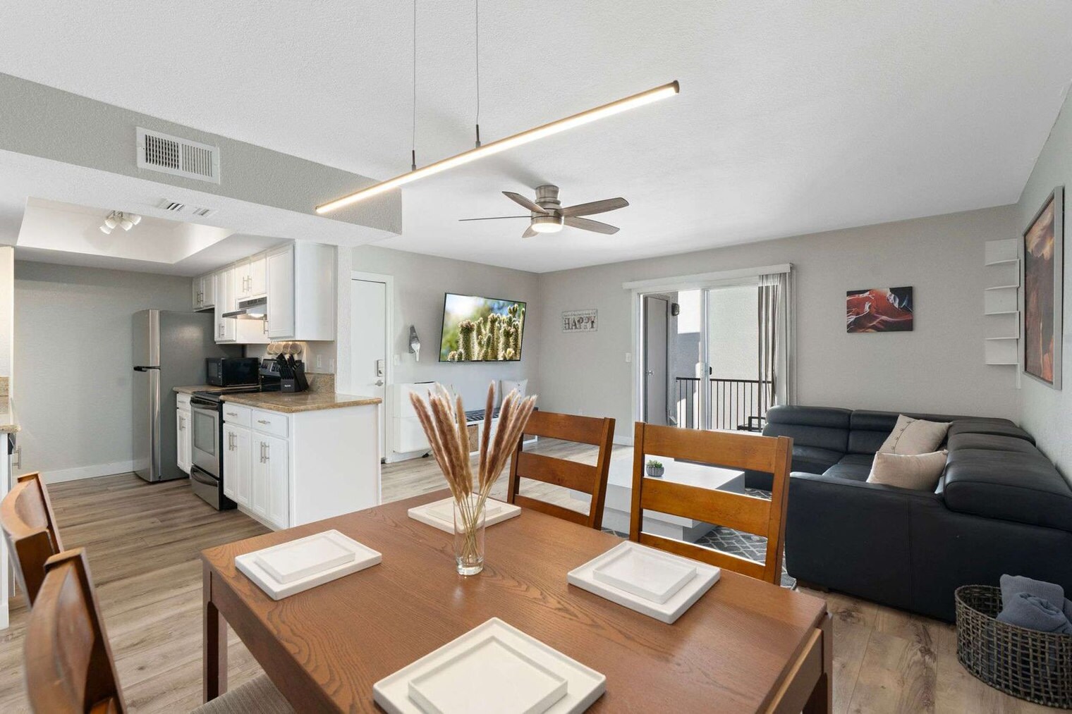 Building Photo - 740 W Elm St