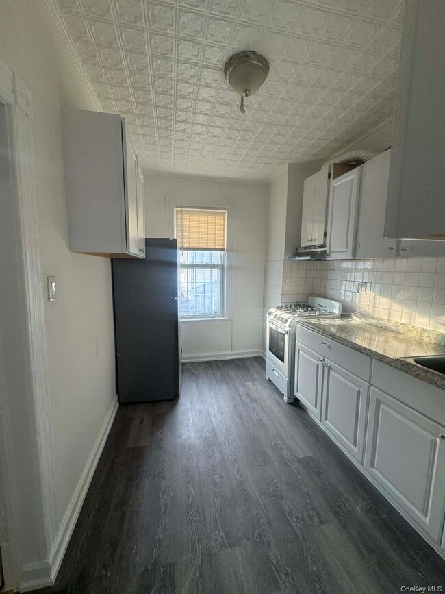 Building Photo - 88 Nichols Ave