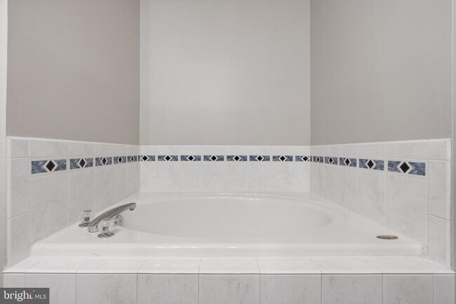 Building Photo - 26091 Lands End Dr
