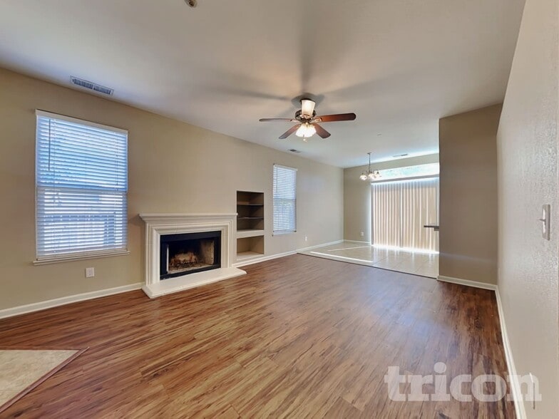 Building Photo - 408 Falcon Dr