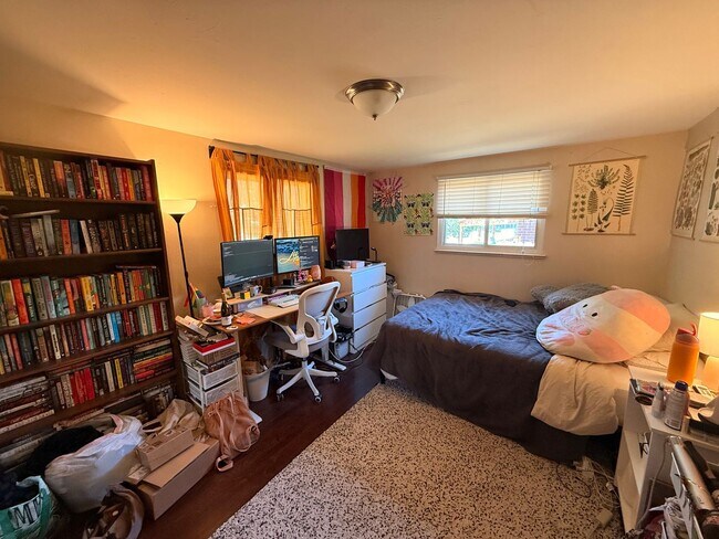Building Photo - Spacious South Denver Home Near DU, Wash Park & Light Rail!!!