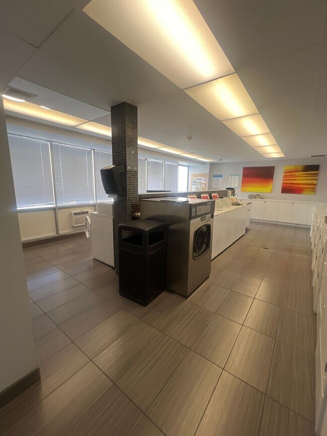 Building Photo - Downtown Reno studio available Arlington Towers