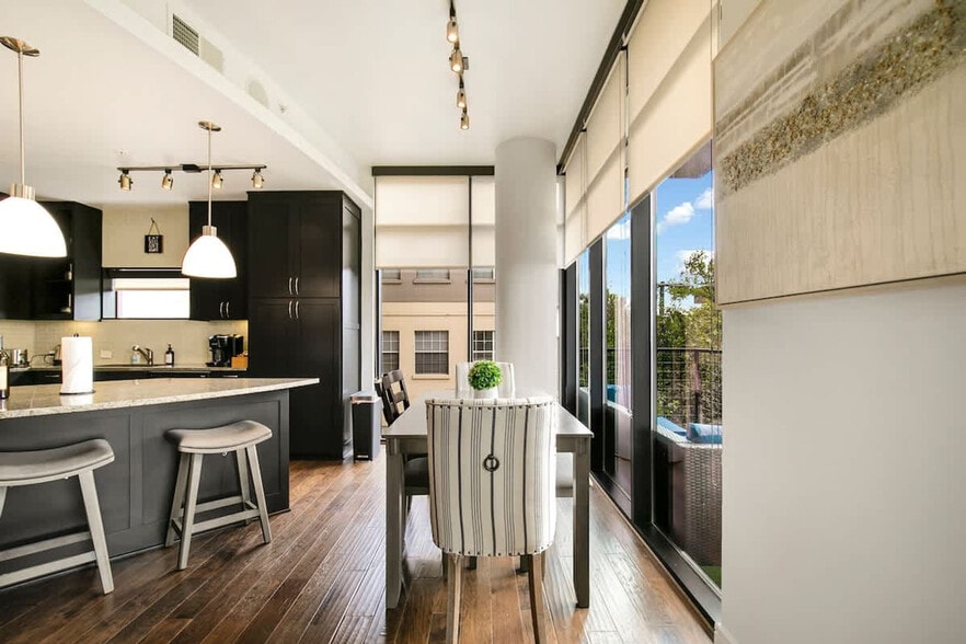 Building Photo - 101 Bowen St