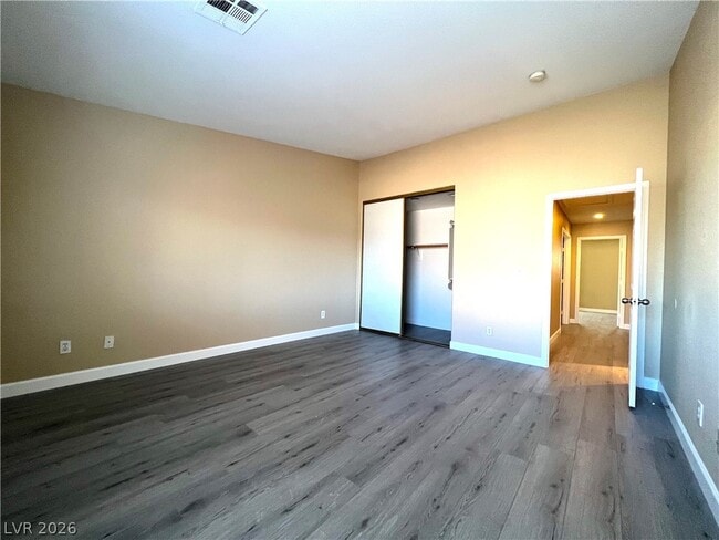 Building Photo - 5555 Leaning Oak Ave
