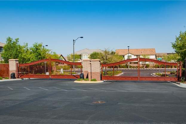 Building Photo - 10414 Lilac Square Ave