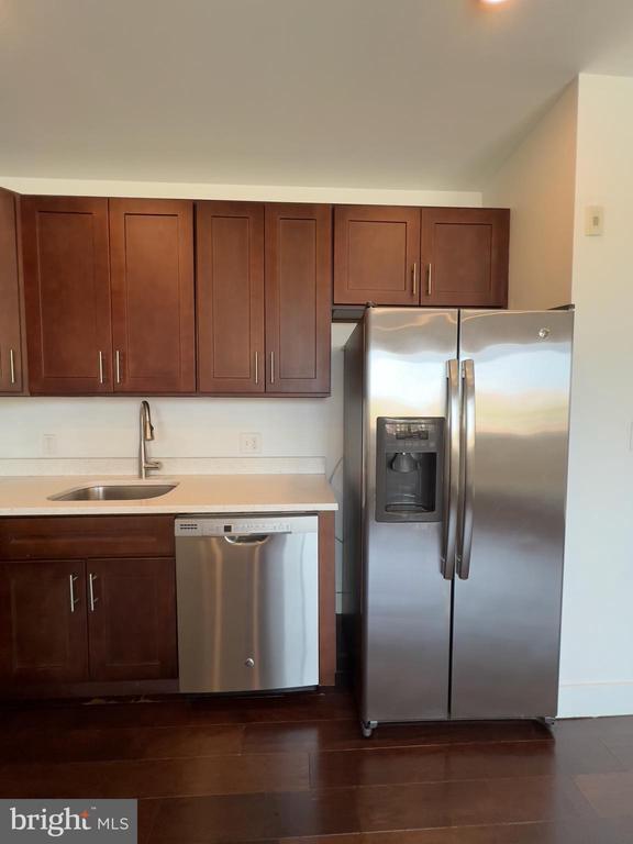 Building Photo - 1637 Poplar St