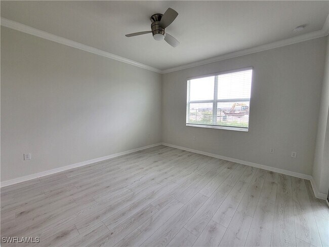 Building Photo - 1750 Alameda Dr